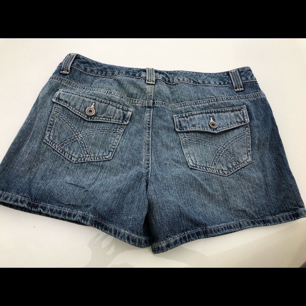 Shorts - Picture 2 of 2